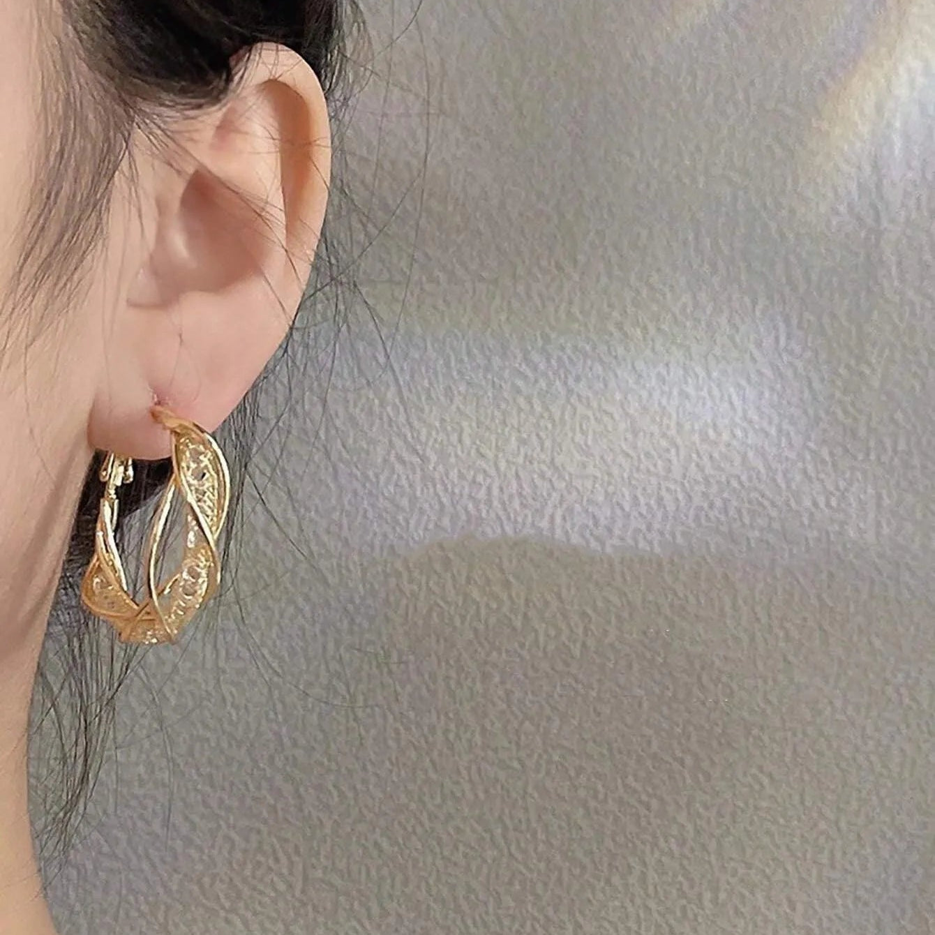 Gorgeous Intertwined Gold Mesh Hoop Earrings
